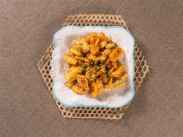 Deep Fried Mixed Vegetables with Salt & Pepper 椒鹽三寶-